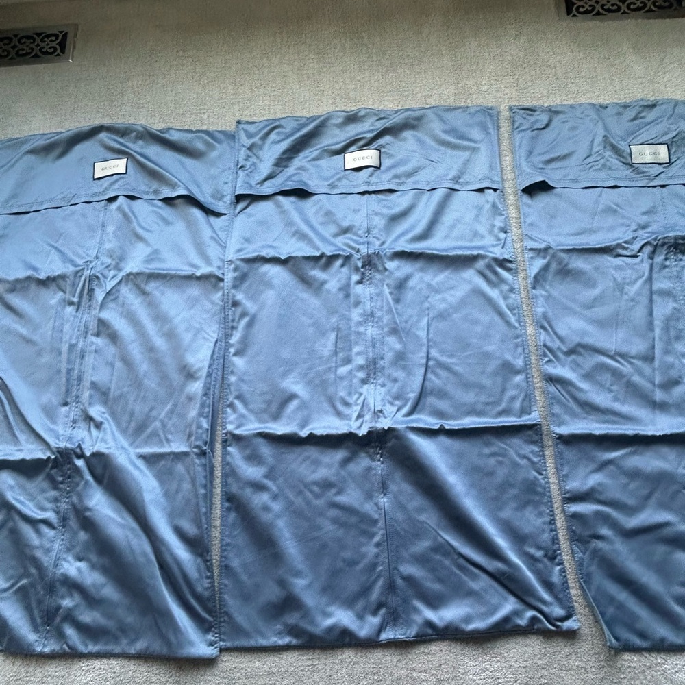 4  Authentic Large  Gucci Blue Satin Hanging Travel Garment Bags 46.5 X 24.5 - Picture 5 of 7